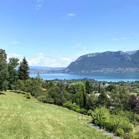 Pensión Les O D'annecy 4*