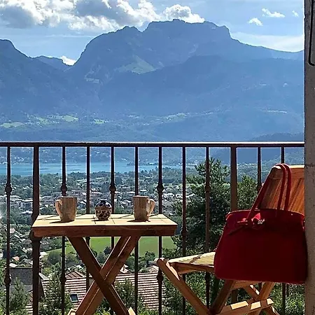 Guest house Les O D'annecy 4*